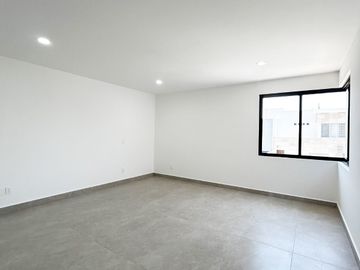 CASA EN VENTA con recámara planta baja SIERRA NOGAL