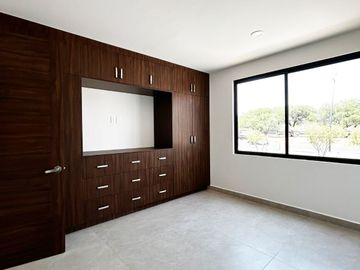 CASA EN VENTA con recámara planta baja SIERRA NOGAL