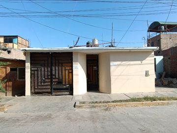 Casa de 2 pisos con terreno adicional y renta mensual – Centro de Guadalupe