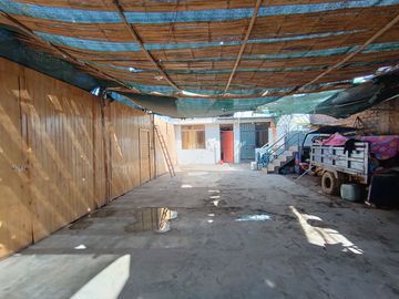 Casa de 2 pisos con terreno adicional y renta mensual – Centro de Guadalupe