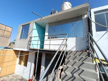 Casa de 2 pisos con terreno adicional y renta mensual – Centro de Guadalupe
