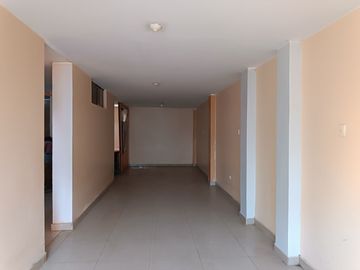 Casa de 2 pisos con terreno adicional y renta mensual – Centro de Guadalupe