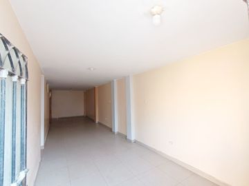 Casa de 2 pisos con terreno adicional y renta mensual – Centro de Guadalupe