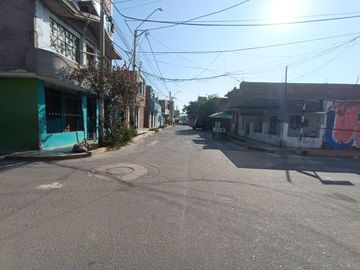 Casa de 2 pisos con terreno adicional y renta mensual – Centro de Guadalupe