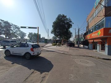 Casa de 2 pisos con terreno adicional y renta mensual – Centro de Guadalupe