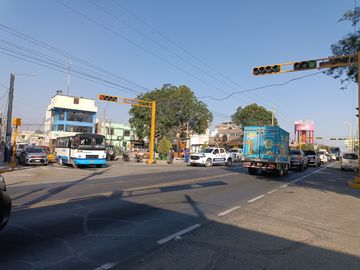 Casa de 2 pisos con terreno adicional y renta mensual – Centro de Guadalupe