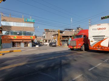 Casa de 2 pisos con terreno adicional y renta mensual – Centro de Guadalupe