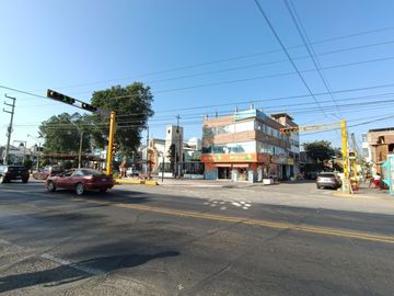 Casa de 2 pisos con terreno adicional y renta mensual – Centro de Guadalupe