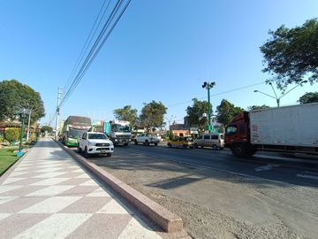Casa de 2 pisos con terreno adicional y renta mensual – Centro de Guadalupe