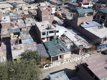 Casa de 2 pisos con terreno adicional y renta mensual – Centro de Guadalupe
