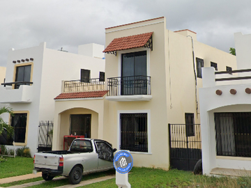 Venta de Casa en Remate, en Zona Exclusiva estratégicamente ubicada, Col. Caucel, Mérida, Yucatán