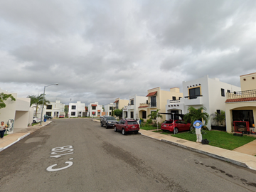 Venta de Casa en Remate, en Zona Exclusiva estratégicamente ubicada, Col. Caucel, Mérida, Yucatán