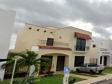 Venta de Casa en Remate, en Zona Exclusiva estratégicamente ubicada, Col. Caucel, Mérida, Yucatán