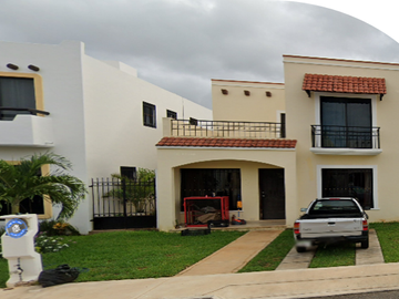 Venta de Casa en Remate, en Zona Exclusiva estratégicamente ubicada, Col. Caucel, Mérida, Yucatán
