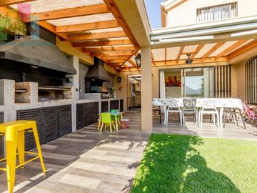 Venta hermosa casa Camino el Huinganal - Lo Barnechea