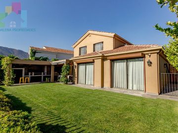 Venta hermosa casa Camino el Huinganal - Lo Barnechea