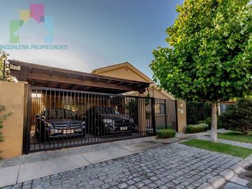 Venta hermosa casa Camino el Huinganal - Lo Barnechea
