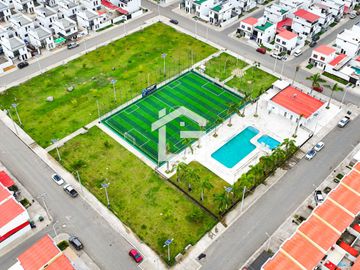 Casa en Venta en Urbanización Miracielo, Machala – Modelo Lore + Terreno