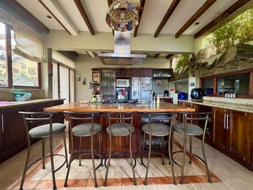 CASA Espaciosa con vista Panorámica EN VENTA sector Castilla Cruz-El Valle