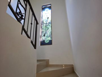 CASA EN VENTA CON EXCELENTE UBICACION, TODO CERCA DE TI