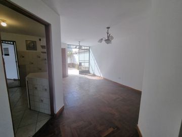 LINDO DPTO EN 1ER PISO 90M2 AV MELGAREJO - LA MOLINA