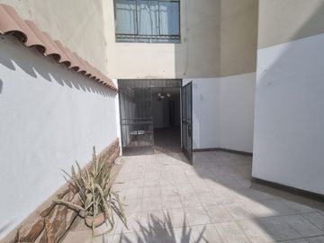LINDO DPTO EN 1ER PISO 90M2 AV MELGAREJO - LA MOLINA