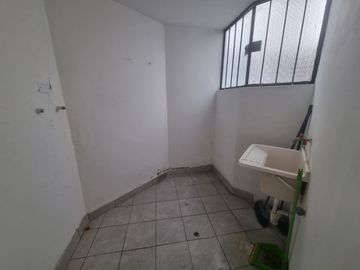 LINDO DPTO EN 1ER PISO 90M2 AV MELGAREJO - LA MOLINA
