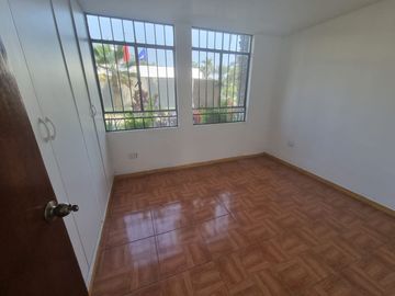 LINDO DPTO EN 1ER PISO 90M2 AV MELGAREJO - LA MOLINA