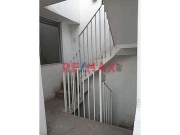 Casa Semiamoblada Y Remodelada De 3 Pisos Mas Terraza En Condominio