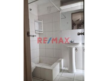 Casa Semiamoblada Y Remodelada De 3 Pisos Mas Terraza En Condominio