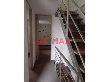 Casa Semiamoblada Y Remodelada De 3 Pisos Mas Terraza En Condominio