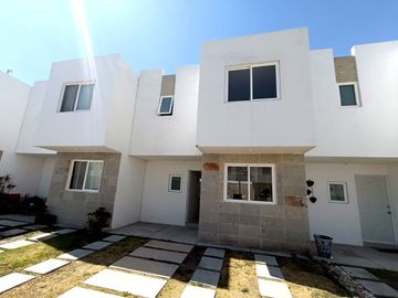 Casa en VENTA en Querétaro ¡Tres Cantos! Privada con alberca y seguridad las 24hrs