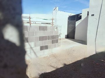 CASA DE OPORTUNIDAD CON AMPLIO PATIO, AL SUR DE LA CD.