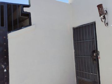 CASA DE OPORTUNIDAD CON AMPLIO PATIO, AL SUR DE LA CD.