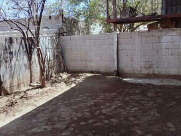 CASA DE OPORTUNIDAD CON AMPLIO PATIO, AL SUR DE LA CD.