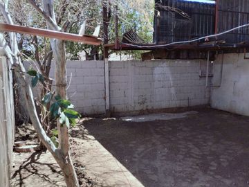 CASA DE OPORTUNIDAD CON AMPLIO PATIO, AL SUR DE LA CD.