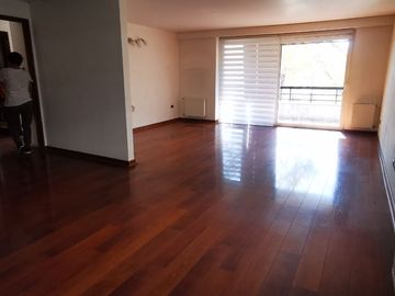 VENTA IMPERDIBLE - METRO LOS LEONES DEPARTAMENTO HERMOSO