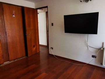 VENTA IMPERDIBLE - METRO LOS LEONES DEPARTAMENTO HERMOSO