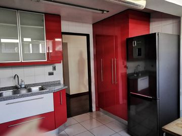 VENTA IMPERDIBLE - METRO LOS LEONES DEPARTAMENTO HERMOSO