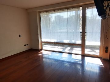 VENTA IMPERDIBLE - METRO LOS LEONES DEPARTAMENTO HERMOSO