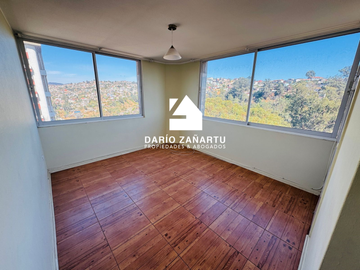 Iluminado departamento con vista panorámica en condominio privado.