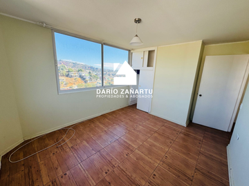 Iluminado departamento con vista panorámica en condominio privado.