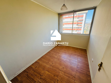 Iluminado departamento con vista panorámica en condominio privado.