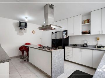 SAN BORJA - DUPLEX EN VENTA EN CHACARILLA DEL ESTANQUE