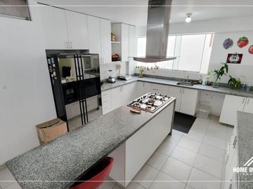 SAN BORJA - DUPLEX EN VENTA EN CHACARILLA DEL ESTANQUE