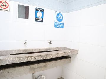 EDIFICIO COMERCIAL EN VENTA EN CD LAGO NEZAHUALCOYOTL