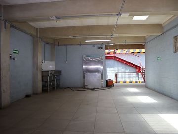 EDIFICIO COMERCIAL EN VENTA EN CD LAGO NEZAHUALCOYOTL