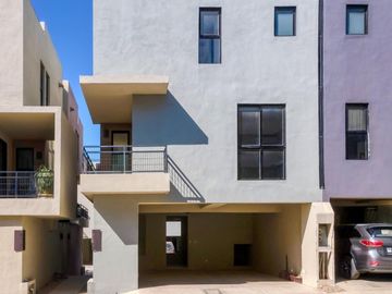 Camino del Mar – Townhouses de 2 niveles con rooftop y vista al océano 🌊🏡