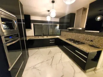 CASA EN VENTA EN PRIVADA EN LA CONDESA JURIQUILLA QUERETARO