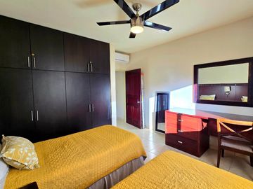Villa Dorada! Departamento Centrico a tan solo 10 minutos de la Marina en Los Cabos!